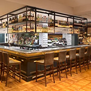 Отель The Address Connolly