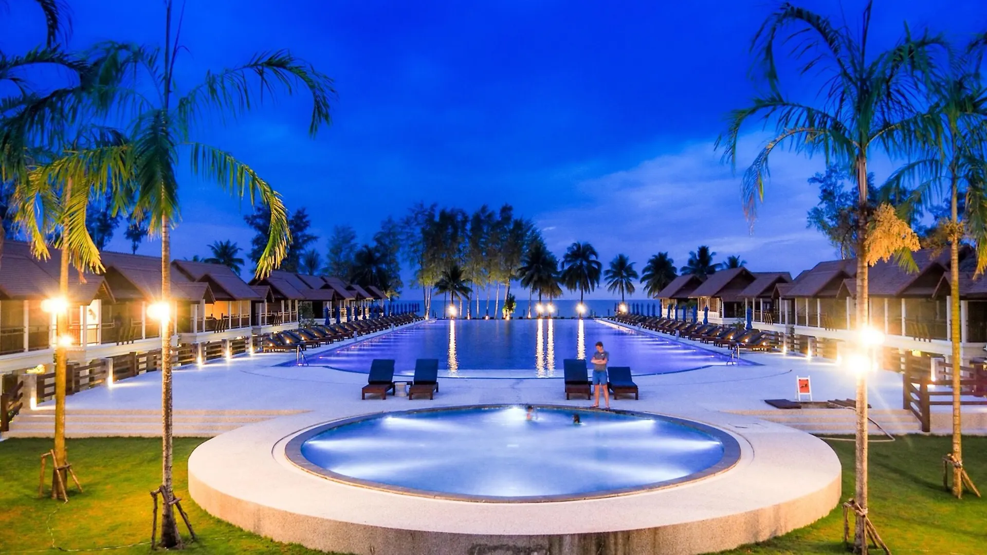 Le Menara Khao Lak Hotel Resort