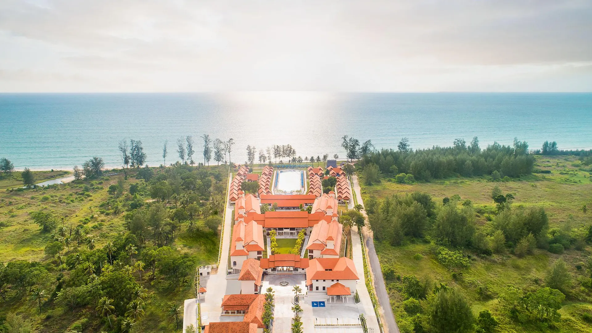 Le Menara Khao Lak Hotel Resort