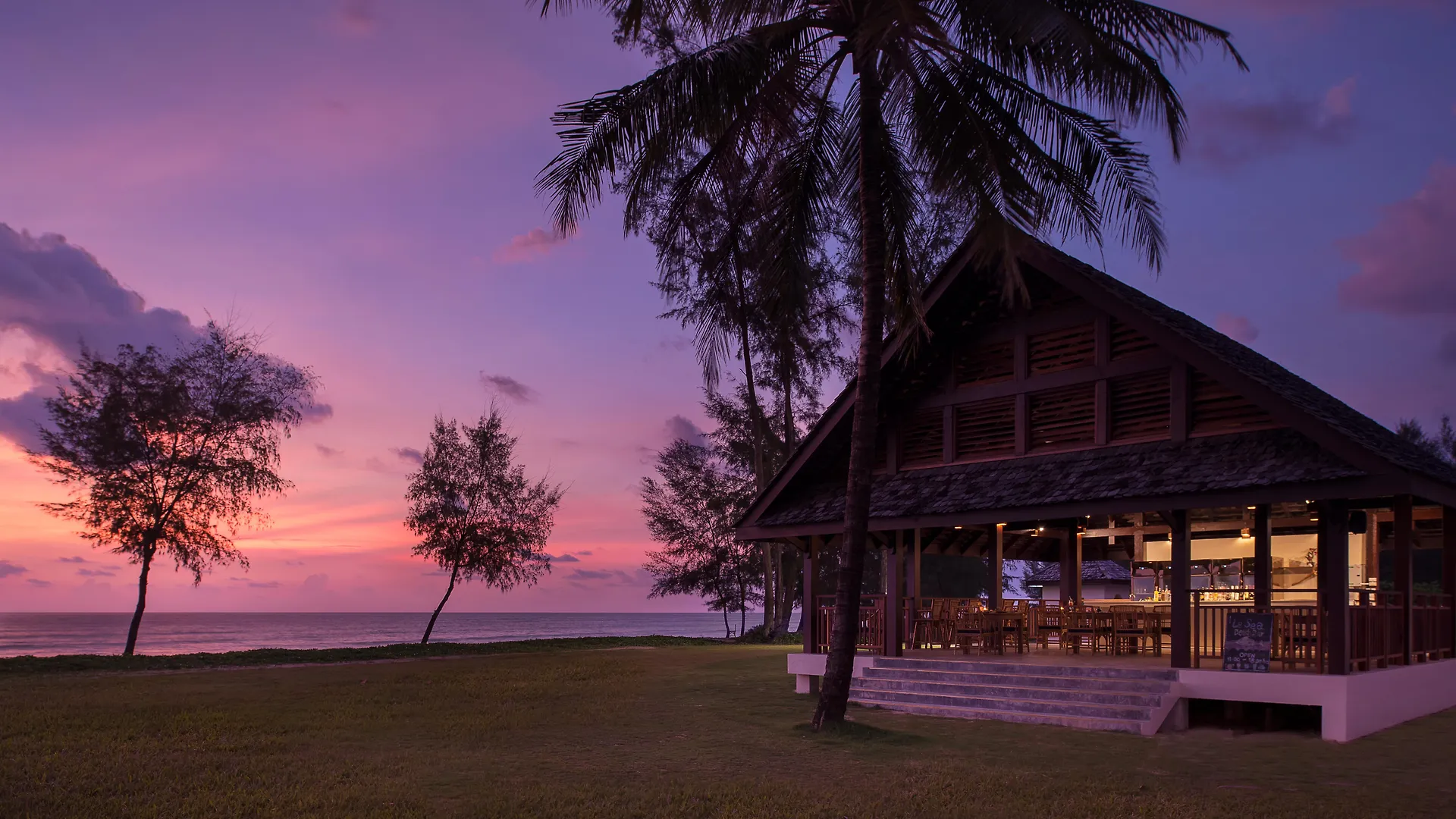 Resort Le Menara Khao Lak Hotel