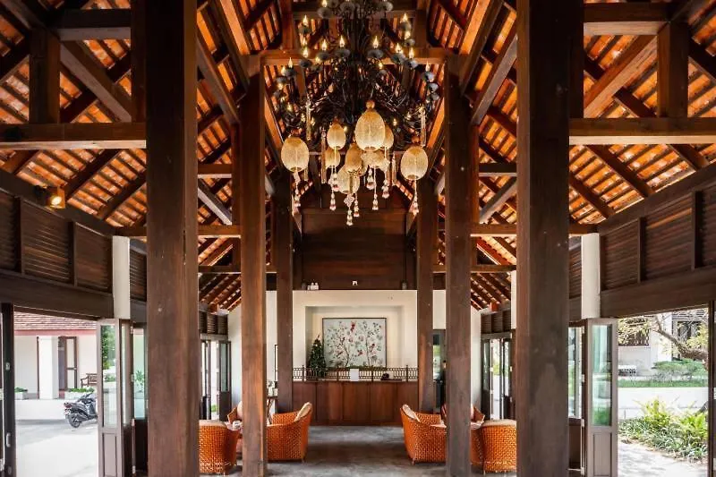 Resort Le Menara Khao Lak Hotel