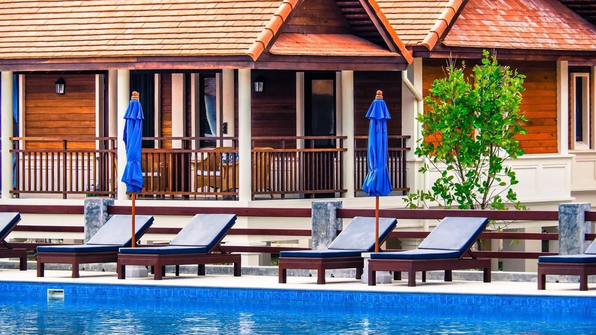 Le Menara Khao Lak Hotel 5*,